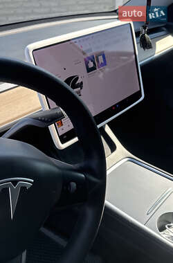 Позашляховик / Кросовер Tesla Model Y 2021 в 