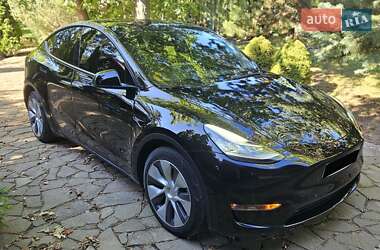 Седан Tesla Model Y 2022 в 