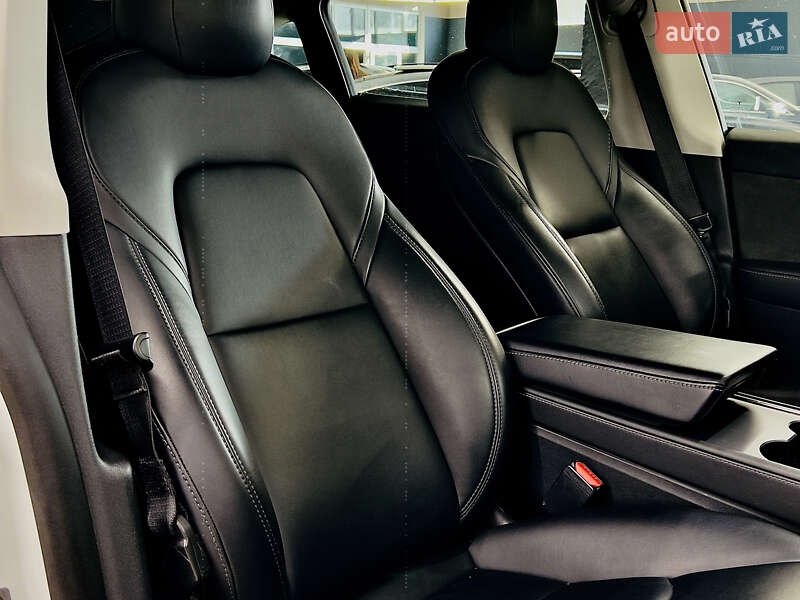 Позашляховик / Кросовер Tesla Model Y 2021 в Миколаєві