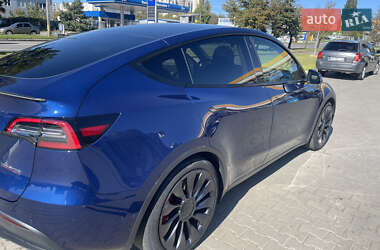 Внедорожник / Кроссовер Tesla Model Y 2021 в 