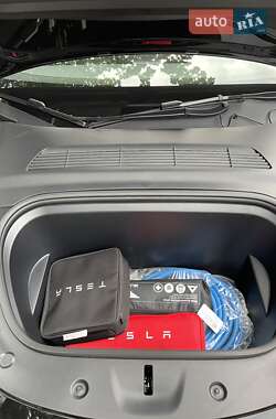 Позашляховик / Кросовер Tesla Model Y 2022 в 