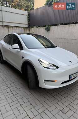 Tesla Model Y 2023
