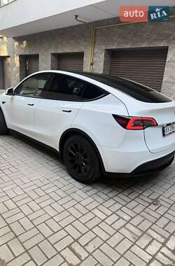 Позашляховик / Кросовер Tesla Model Y 2023 в 