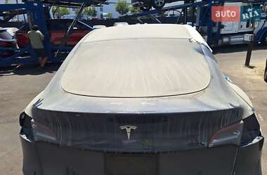 Позашляховик / Кросовер Tesla Model Y 2022 в  фото 5 Позашляховик / Кросовер Tesla Model Y 2022 в