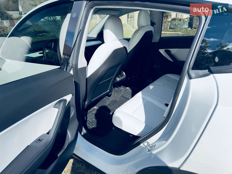 Позашляховик / Кросовер Tesla Model Y 2021 в Чернігові