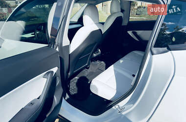 Внедорожник / Кроссовер Tesla Model Y 2021 в 