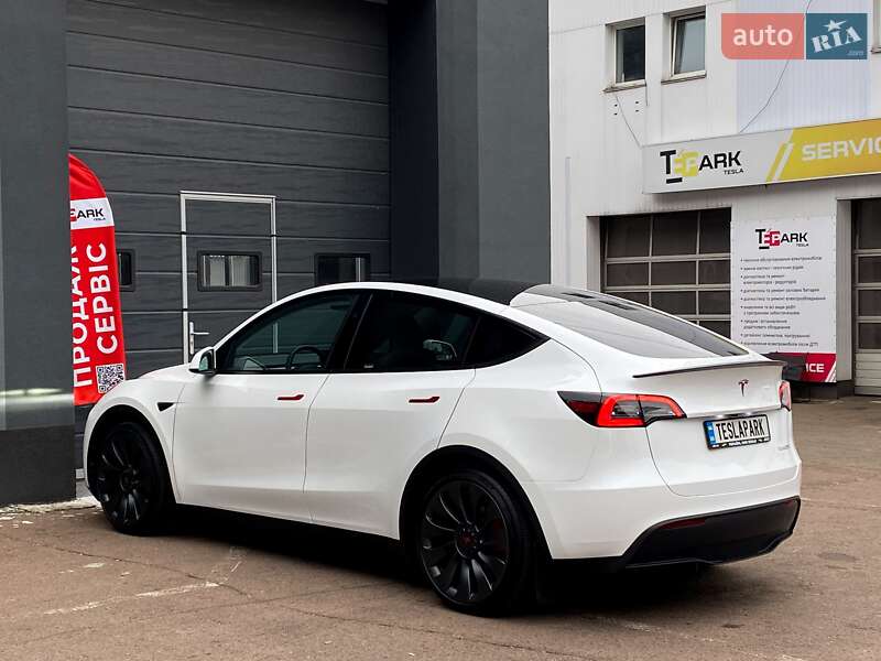 Позашляховик / Кросовер Tesla Model Y 2024 в Києві