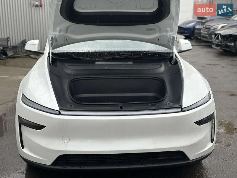 Внедорожник / Кроссовер Tesla Model Y 2025 в Львове