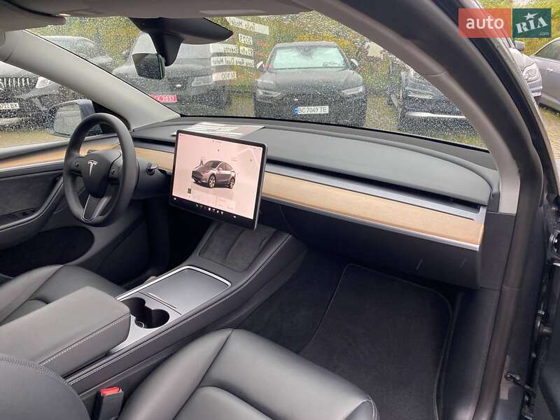 Позашляховик / Кросовер Tesla Model Y 2023 в Львові