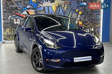 Внедорожник / Кроссовер Tesla Model Y 2024 в 