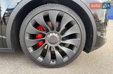 Позашляховик / Кросовер Tesla Model Y 2023 в 