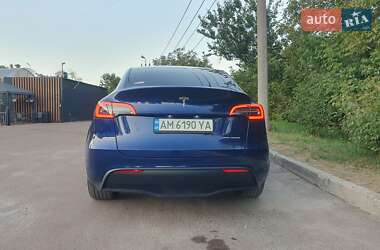 Позашляховик / Кросовер Tesla Model Y 2023 в 