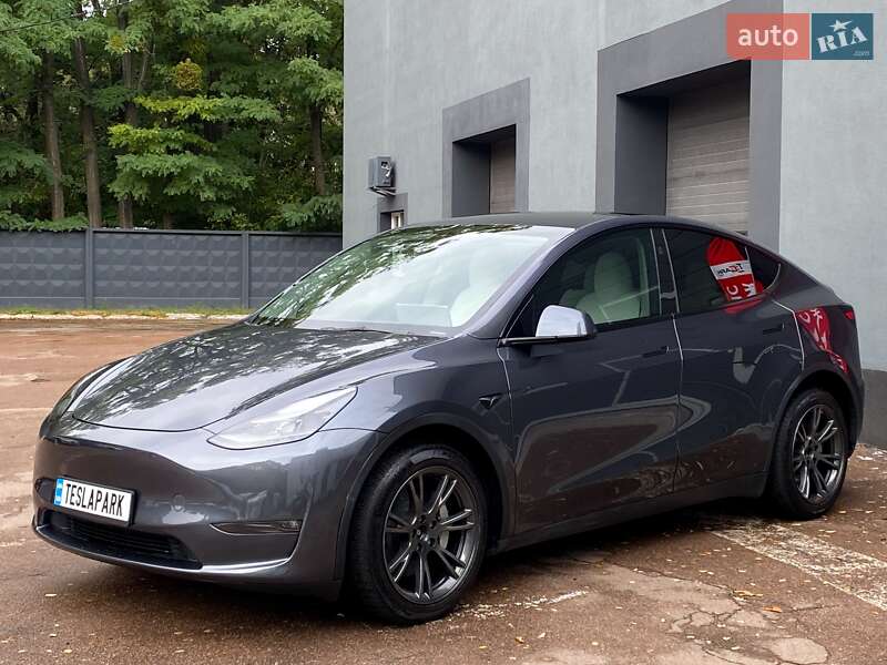 Внедорожник / Кроссовер Tesla Model Y 2023 в Киеве