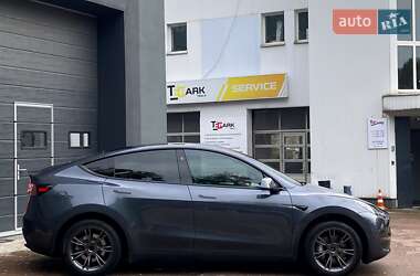 Позашляховик / Кросовер Tesla Model Y 2023 в 