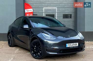 Позашляховик / Кросовер Tesla Model Y 2024 в 