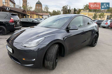 Позашляховик / Кросовер Tesla Model Y 2024 в 