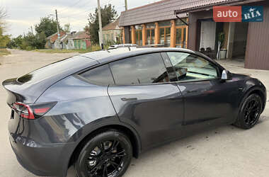 Позашляховик / Кросовер Tesla Model Y 2024 в 