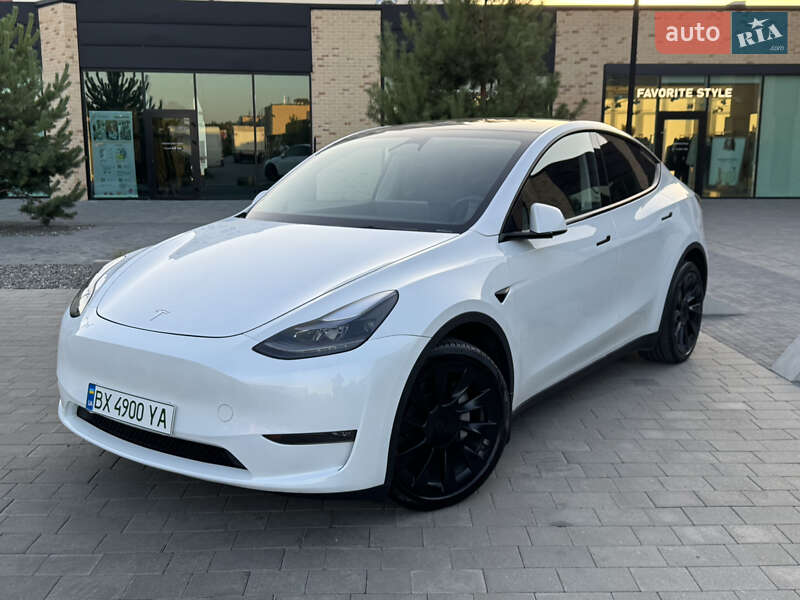 Внедорожник / Кроссовер Tesla Model Y 2024 в 