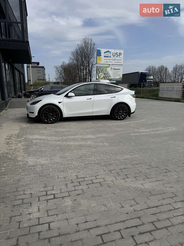 Внедорожник / Кроссовер Tesla Model Y 2023 в Львове