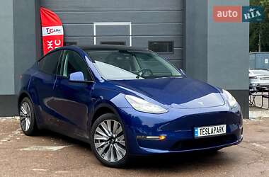 Tesla Model Y 2024