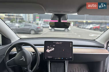 Внедорожник / Кроссовер Tesla Model Y 2021 в 