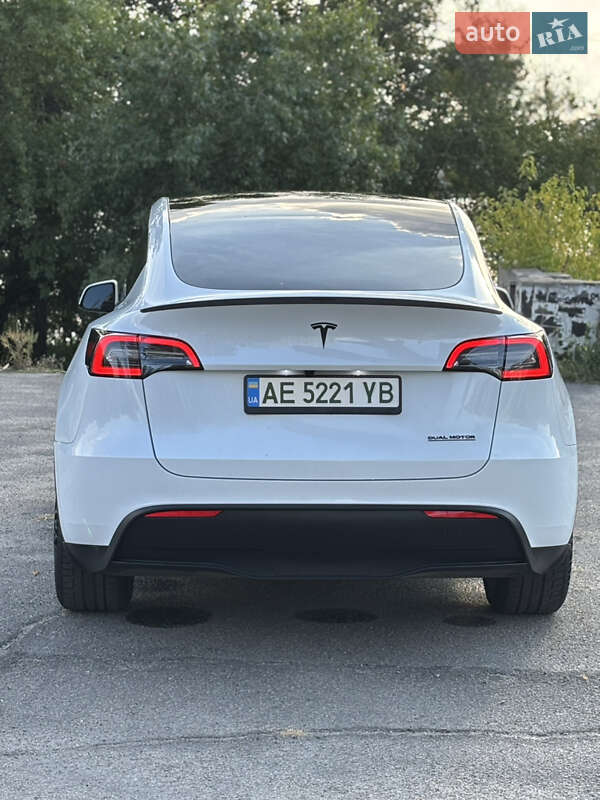 Позашляховик / Кросовер Tesla Model Y 2024 в Дніпрі