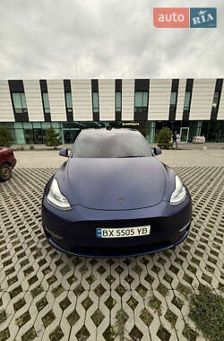 Позашляховик / Кросовер Tesla Model Y 2021 в 