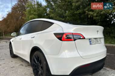 Позашляховик / Кросовер Tesla Model Y 2023 в 