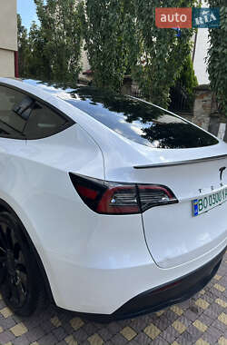 Внедорожник / Кроссовер Tesla Model Y 2023 в 
