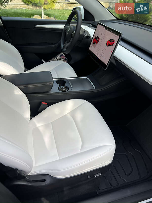 Позашляховик / Кросовер Tesla Model Y 2023 в Тернополі