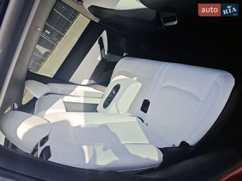 Позашляховик / Кросовер Tesla Model Y 2022 в Львові