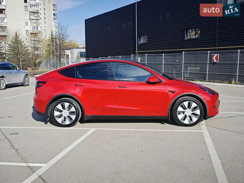 Позашляховик / Кросовер Tesla Model Y 2022 в Львові