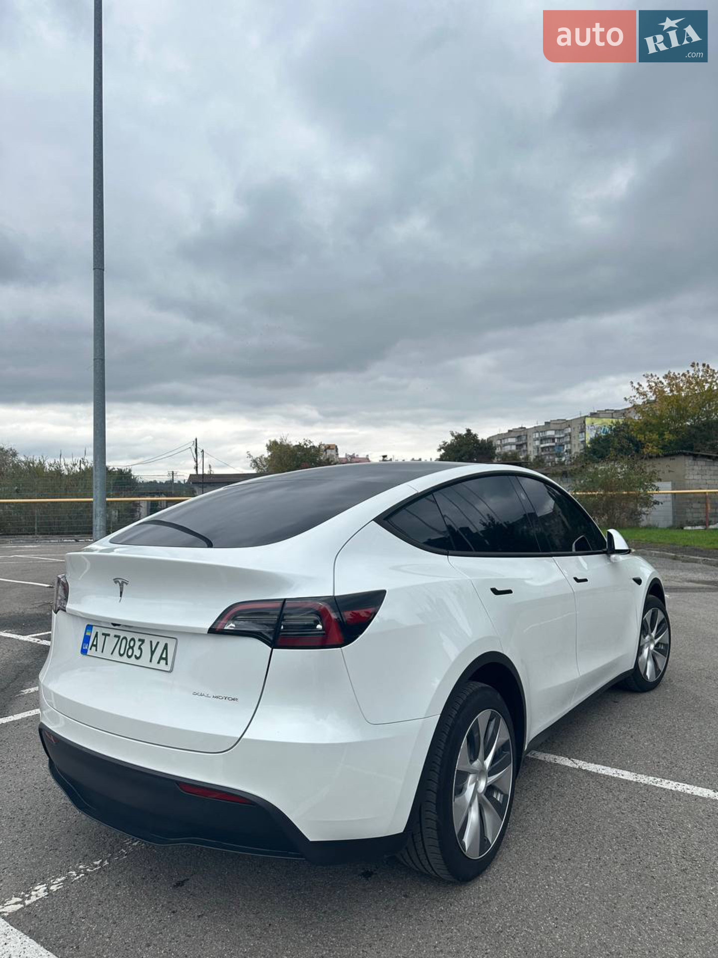 2024 Tesla Model Y - мініатюра 3