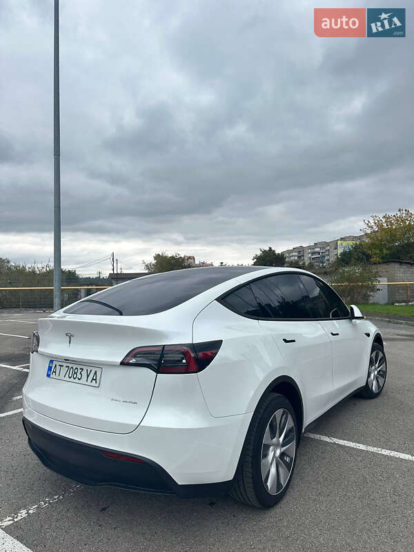 Внедорожник / Кроссовер Tesla Model Y 2024 в Ивано-Франковске