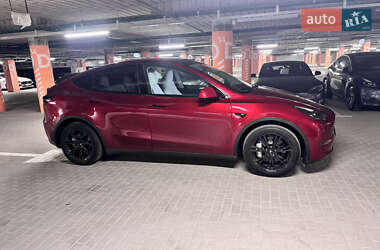 Позашляховик / Кросовер Tesla Model Y 2024 в 