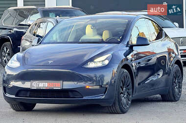 Позашляховик / Кросовер Tesla Model Y 2024 в 