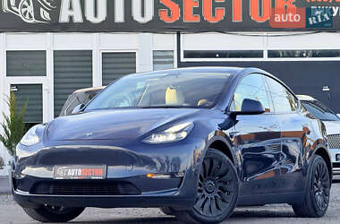 Tesla Model Y 2024
