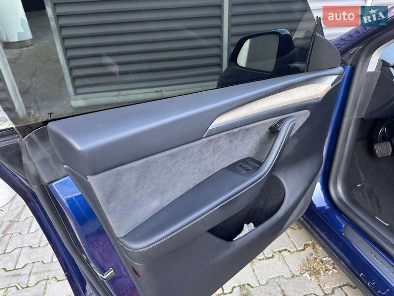 Внедорожник / Кроссовер Tesla Model Y 2023 в Киеве фото 18 Внедорожник / Кроссовер Tesla Model Y 2023 в Киеве