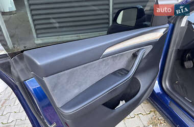 Внедорожник / Кроссовер Tesla Model Y 2023 в 