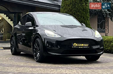 Tesla Model Y 2024