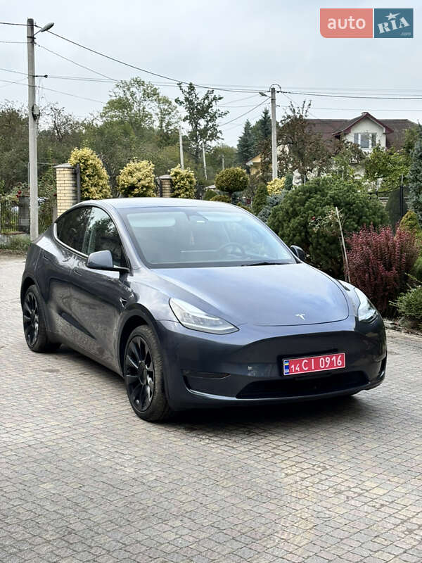 Tesla Model Y 2023