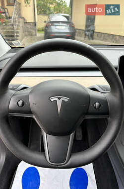 Позашляховик / Кросовер Tesla Model Y 2023 в 