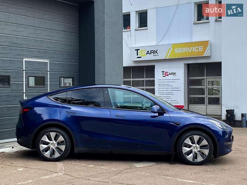 Внедорожник / Кроссовер Tesla Model Y 2022 в Киеве