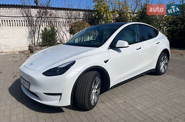 Внедорожник / Кроссовер Tesla Model Y 2024 в 