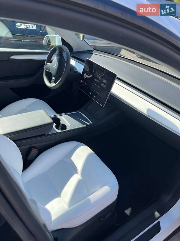 Внедорожник / Кроссовер Tesla Model Y 2024 в Днепре