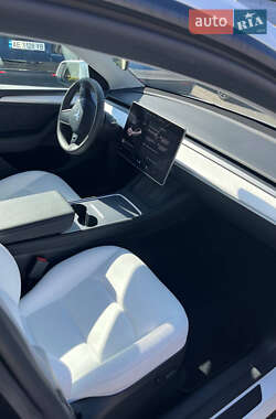 Внедорожник / Кроссовер Tesla Model Y 2024 в 