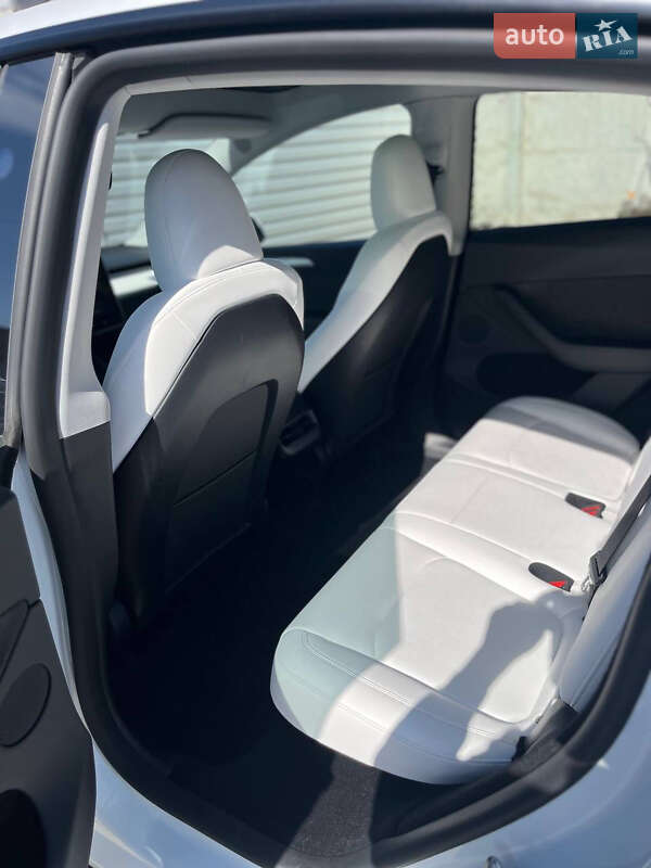 Внедорожник / Кроссовер Tesla Model Y 2024 в Днепре