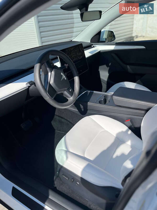 Внедорожник / Кроссовер Tesla Model Y 2024 в Днепре