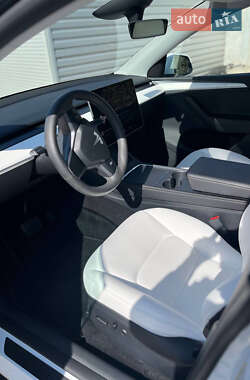 Внедорожник / Кроссовер Tesla Model Y 2024 в 