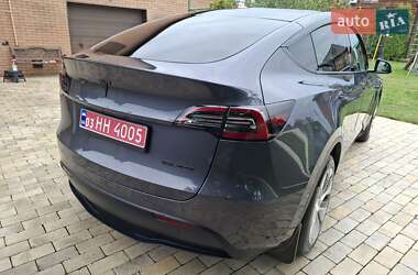 Внедорожник / Кроссовер Tesla Model Y 2023 в 